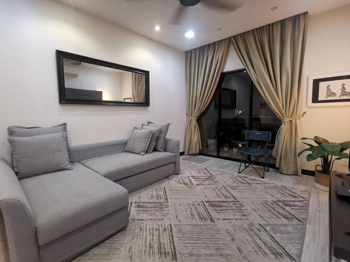 Enarahomes Shah Alam Exterior photo
