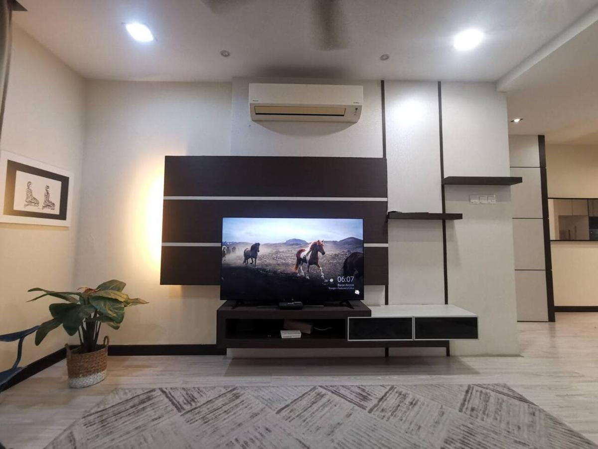 Enarahomes Shah Alam Exterior photo