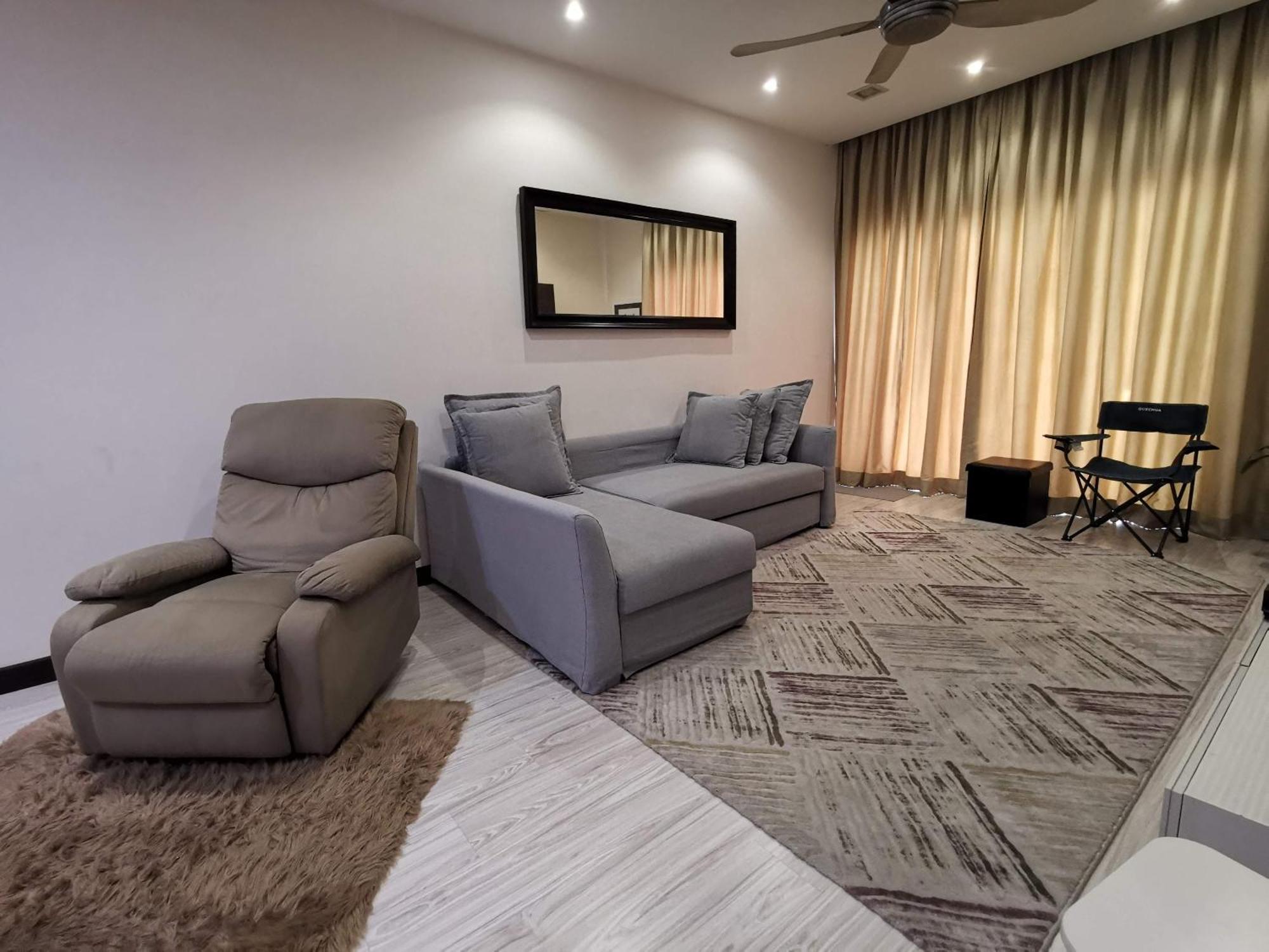 Enarahomes Shah Alam Exterior photo